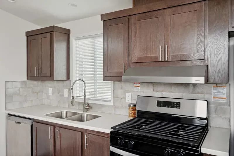 Shore park 3200 kitchen home features